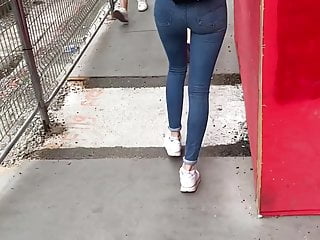 Walking Fail The In The Most Suitable Way Total Arse Anent Tight Jeans Ever